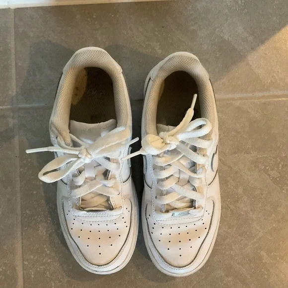 kids Nike Air Force one white sneakers size 4.5 - Picture 2 of 5